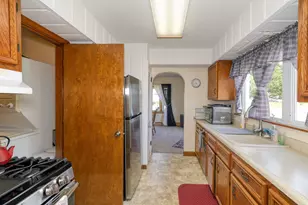 220 S 1st St, Elburn, IL 60119 - Photo 9