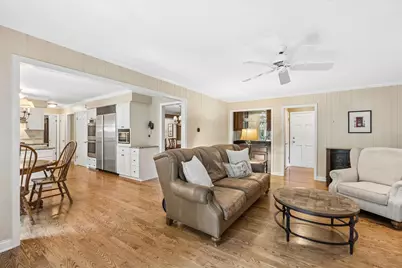 6402 Indian Head Court, Indian Head Park, IL 60525 - Photo 9