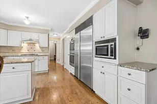 6402 Indian Head Ct, Indian Head Park, IL 60525 - Photo 5