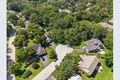 6402 Indian Head Court, Indian Head Park, IL 60525 - Photo 45