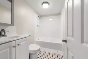 5311 W Henderson St, Chicago, IL 60641 - Photo 9