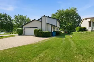 701 Bayberry Dr, Bartlett, IL 60103 - Photo 3