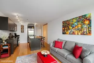 653 N Kingsbury St, Chicago, IL 60654 - Photo 3