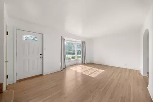 901 Manchester Ave, Westchester, IL 60154 - Photo 3