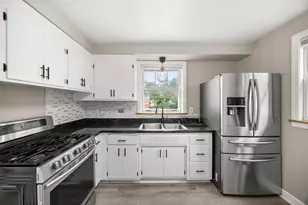 901 Manchester Ave, Westchester, IL 60154 - Photo 9