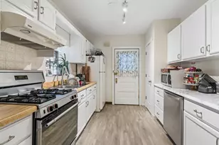 6150 W Thorndale Ave, Chicago, IL 60646 - Photo 9