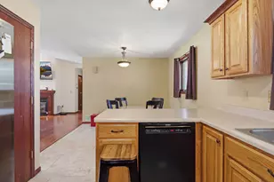 2004 W 4th St, Dixon, IL 61021 - Photo 13