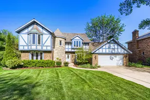 816 Paddock Ln, Libertyville, IL 60048 - Photo 1