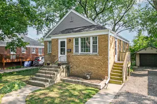 1010 E Evergreen St, Wheaton, IL 60187 - Photo 1
