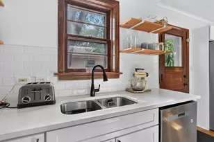 1010 E Evergreen St, Wheaton, IL 60187 - Photo 9