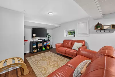 1010 E Evergreen Street, Wheaton, IL 60187 - Photo 15