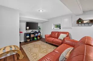 1010 E Evergreen St, Wheaton, IL 60187 - Photo 15