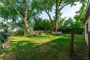1010 E Evergreen St, Wheaton, IL 60187 - Photo 27