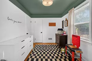 1010 E Evergreen St, Wheaton, IL 60187 - Photo 13
