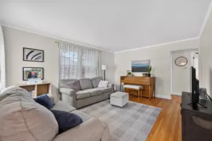 1010 E Evergreen St, Wheaton, IL 60187 - Photo 3