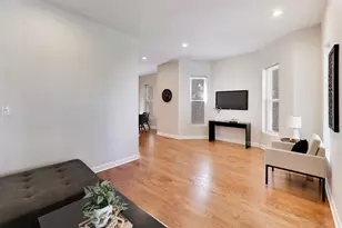 1033 S Claremont Ave, Chicago, IL 60612 - Photo 7