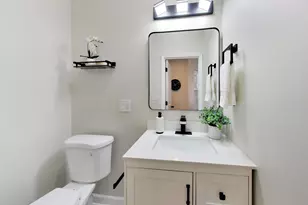 1033 S Claremont Ave, Chicago, IL 60612 - Photo 11