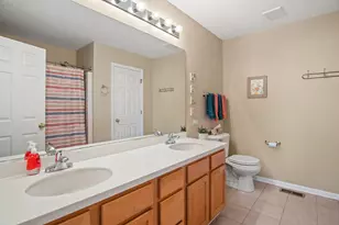 2460 Hartfield Dr, Montgomery, IL 60538 - Photo 21