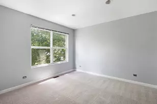 681 W Huron Hills Trail, Round Lake Heights, IL 60073 - Photo 17