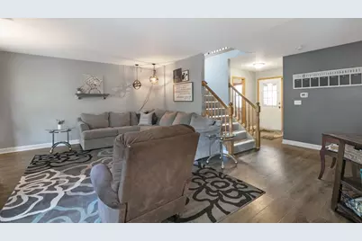 681 W Huron Hills Trail, Round Lake Heights, IL 60073 - Photo 5