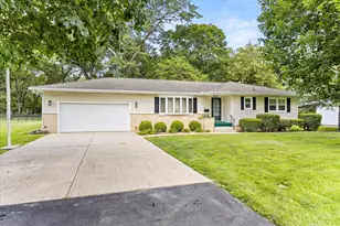 1412 S Jackson St, Streator, IL 61364 - Photo 1