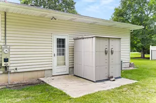 1412 S Jackson St, Streator, IL 61364 - Photo 5