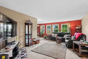 330 Shield Ct, Bolingbrook, IL 60440 - Photo 7