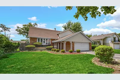 9236 S Karlov Avenue, Oak Lawn, IL 60453 - Photo 1