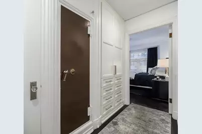 222 E Chestnut Street #11B, Chicago, IL 60611 - Photo 13