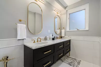 222 E Chestnut Street #11B, Chicago, IL 60611 - Photo 17