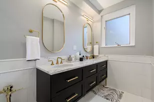 222 E Chestnut St, Chicago, IL 60611 - Photo 17