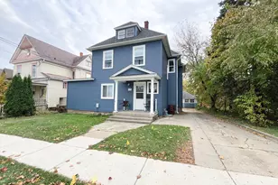 216 E South St, Woodstock, IL 60098 - Photo 1