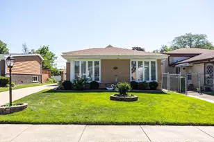 9227 Merrill Ave, Morton Grove, IL 60053 - Photo 3