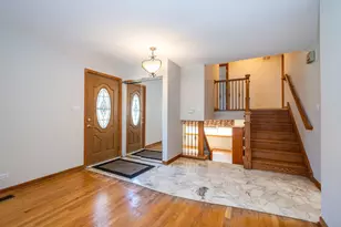 9227 Merrill Ave, Morton Grove, IL 60053 - Photo 11