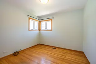 9227 Merrill Ave, Morton Grove, IL 60053 - Photo 21