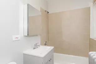 2724 W Rosemont Ave, Chicago, IL 60659 - Photo 9