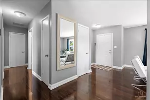 22 Forest Ln, Elk Grove Village, IL 60007 - Photo 3
