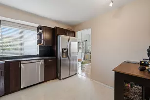 9331 Landings Ln, Des Plaines, IL 60016 - Photo 9