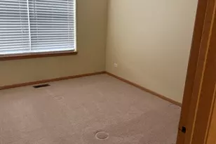 2261 Barrington Dr E, Aurora, IL 60503 - Photo 9