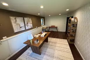 2010 Carleton Rd, Hoffman Estates, IL 60169 - Photo 11