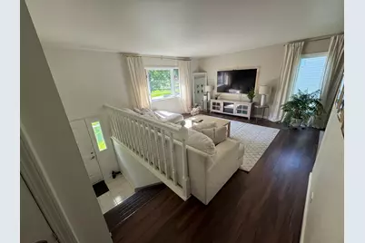 2010 Carleton Road, Hoffman Estates, IL 60169 - Photo 9