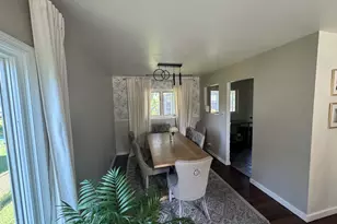 2010 Carleton Rd, Hoffman Estates, IL 60169 - Photo 15
