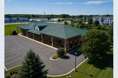 2127 Midlands Drive #204, Sycamore, IL 60178 - Photo 3
