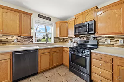8911 Pine Avenue, Wonder Lake, IL 60097 - Photo 5