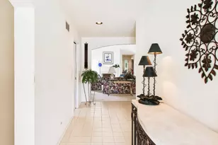 1819 N Normandy Ct, Arlington Heights, IL 60004 - Photo 3