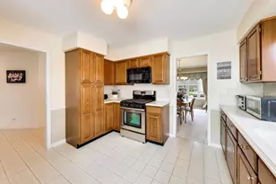 1819 N Normandy Ct, Arlington Heights, IL 60004 - Photo 11