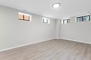613 N Racine Ave, Chicago, IL 60642 - Photo 11
