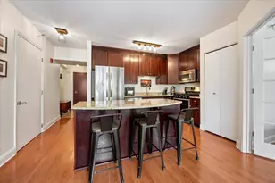 33 W Ontario St, Chicago, IL 60654 - Photo 9