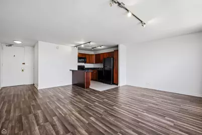 655 W Irving Park Road #4008, Chicago, IL 60613 - Photo 3