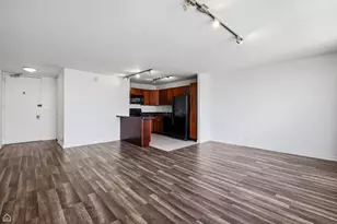 655 W Irving Park Rd, Chicago, IL 60613 - Photo 3